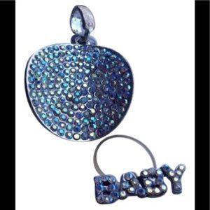 IRIDISCENT 2-PIECE PENDANT 7 RING SET